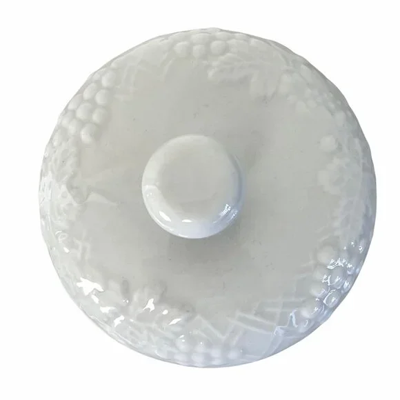Gibson Canister with Lid White Embossed Ceramic Grape Vine Design 6.5" H VGUC - Picture 3 of 12